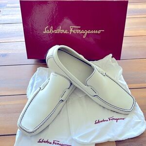Men’s Ferragamo Driving Loafers size 9.5